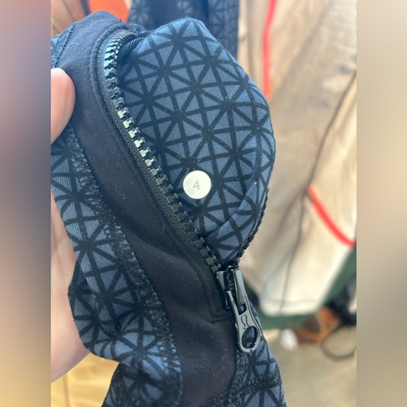 Lululemon Define Jacket Size 4 - Picture 9 of 9